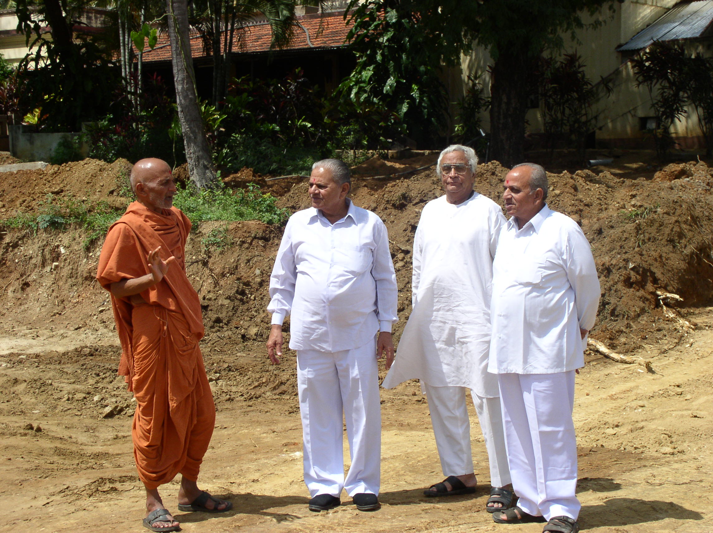 Trustees Visits Gurukul Bangalore Construction