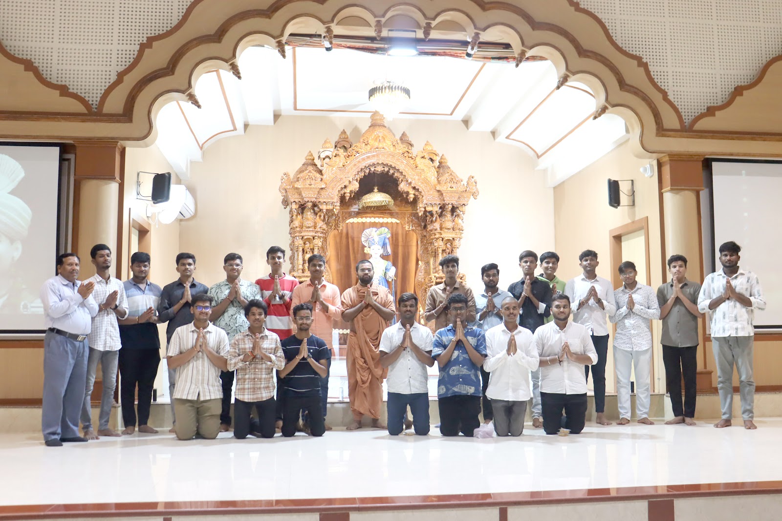 Heartwarming Alumni Get-Together