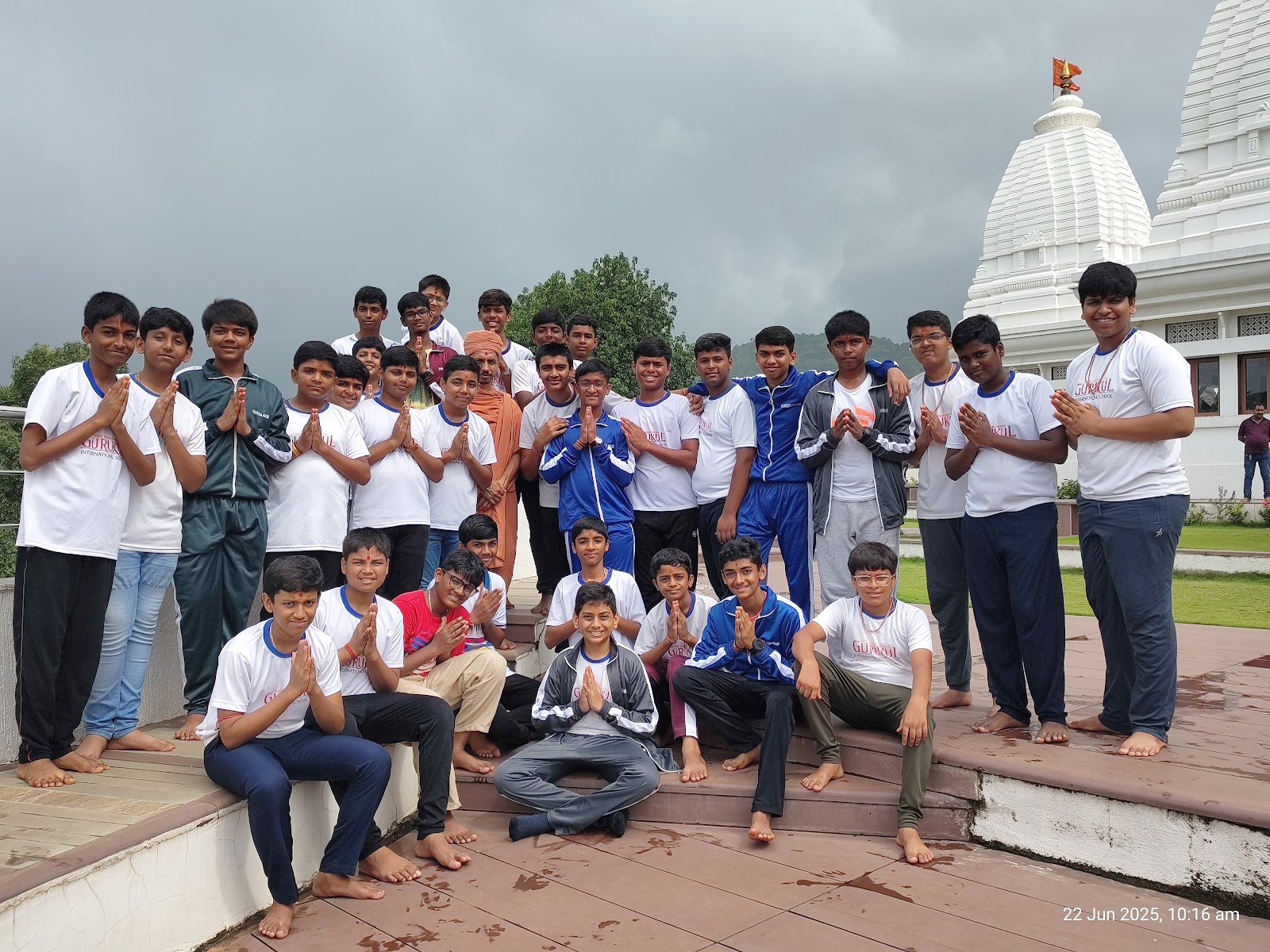 Gurukul Students Visit to Mandir