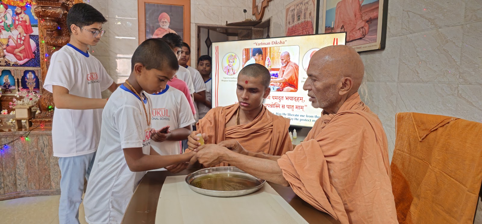 Vartman Diksha By Mahant Swamiji